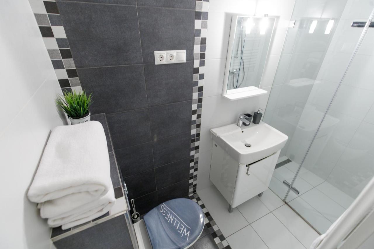 Sleek Minimalist Studio At Inner City Budapeşte Dış mekan fotoğraf