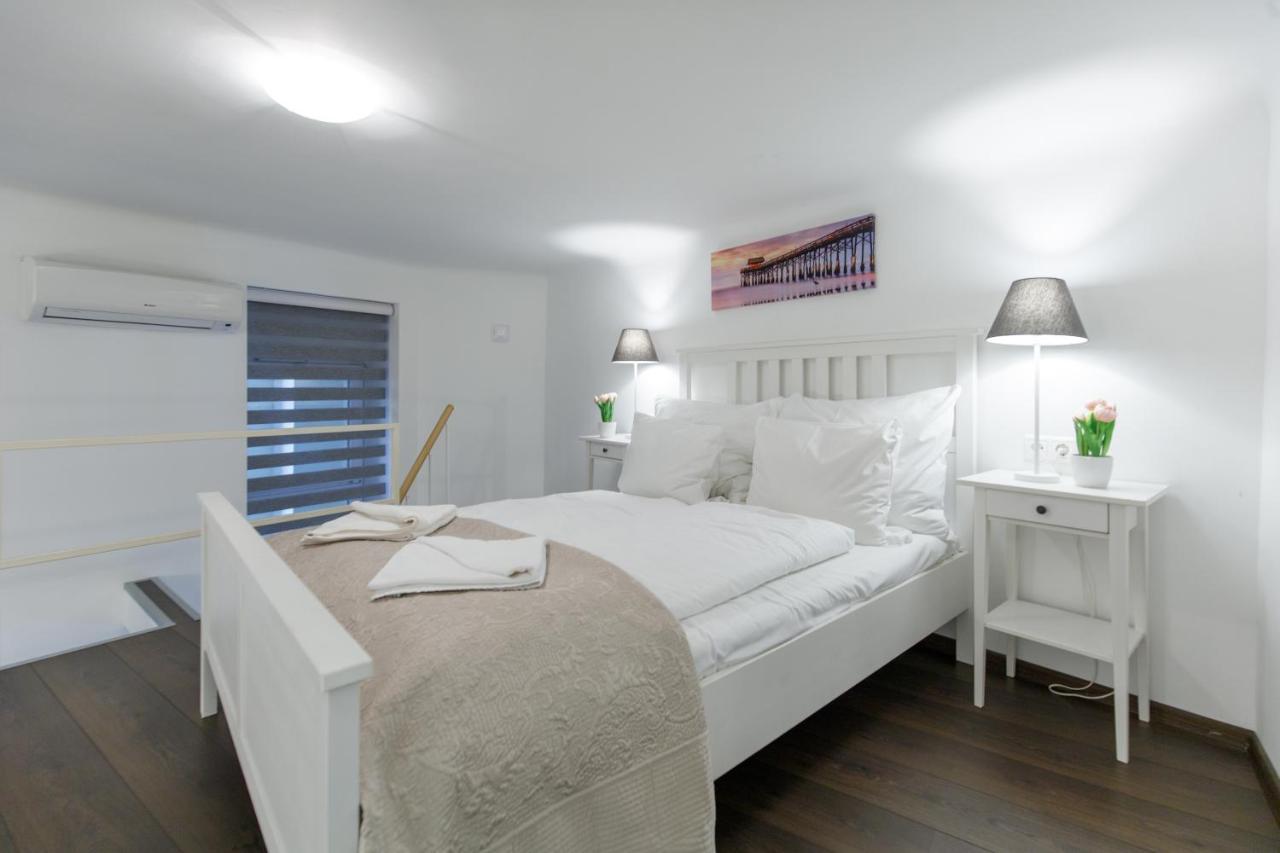 Sleek Minimalist Studio At Inner City Budapeşte Dış mekan fotoğraf