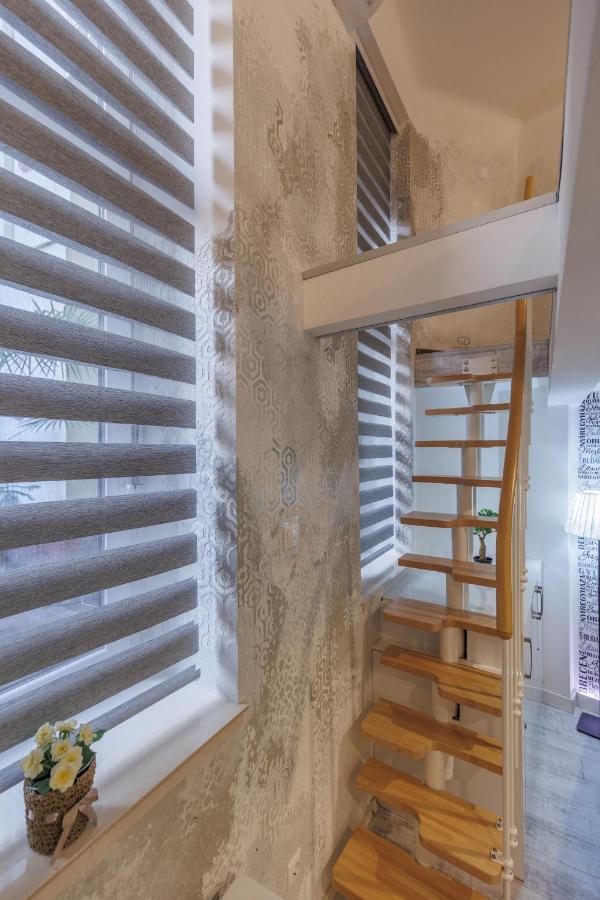 Sleek Minimalist Studio At Inner City Budapeşte Dış mekan fotoğraf