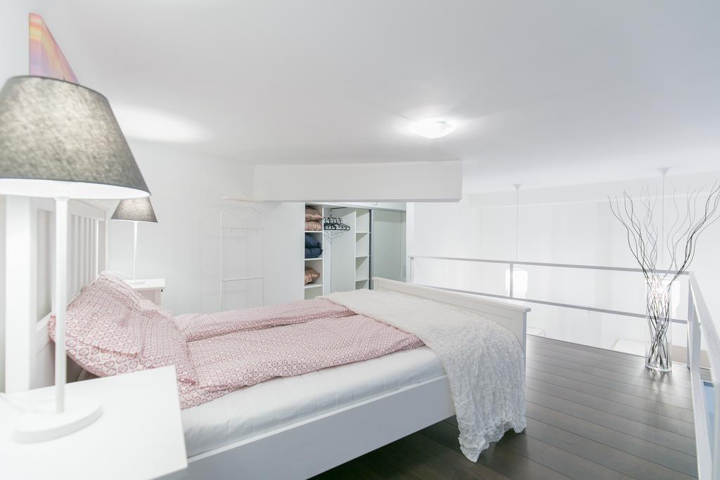Sleek Minimalist Studio At Inner City Budapeşte Dış mekan fotoğraf