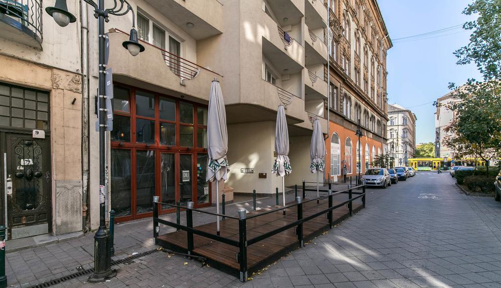 Sleek Minimalist Studio At Inner City Budapeşte Dış mekan fotoğraf