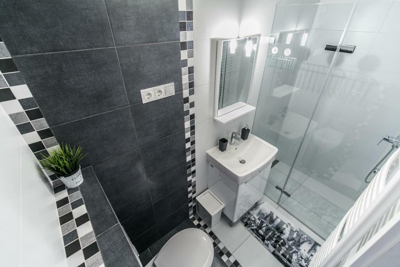 Sleek Minimalist Studio At Inner City Budapeşte Dış mekan fotoğraf